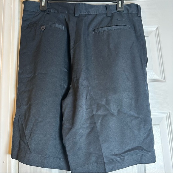 Nike Golf Nike Dri-Fit Navy Pleated Front Golf Performance Shorts Mens 34M - Picture 2 of 13